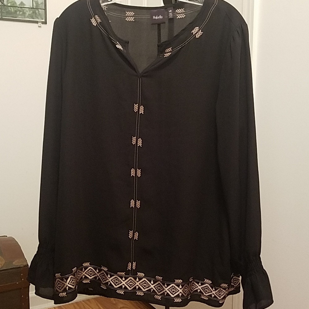 Black & Tan top